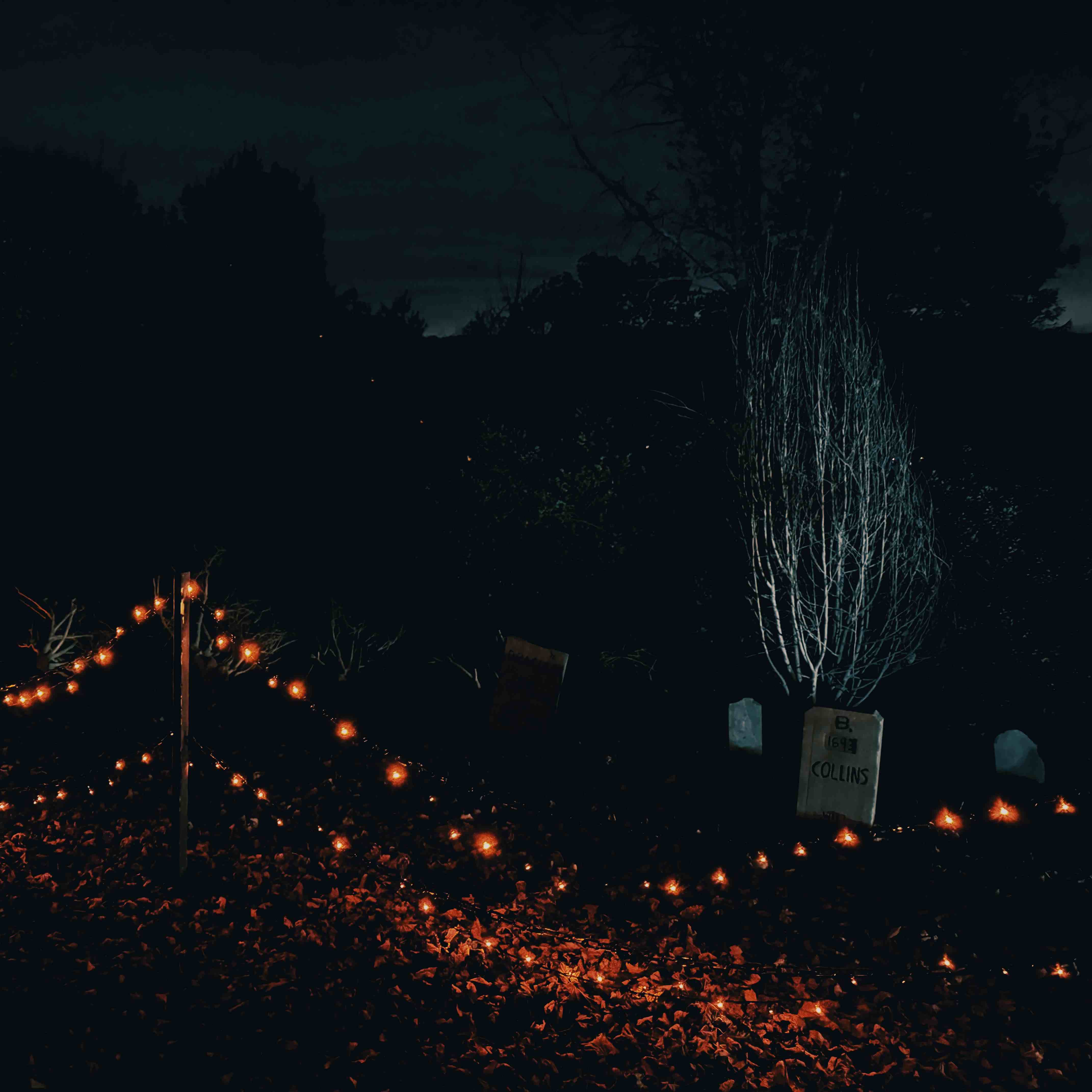 Halloween Decor - DIY Graveyard Fencing